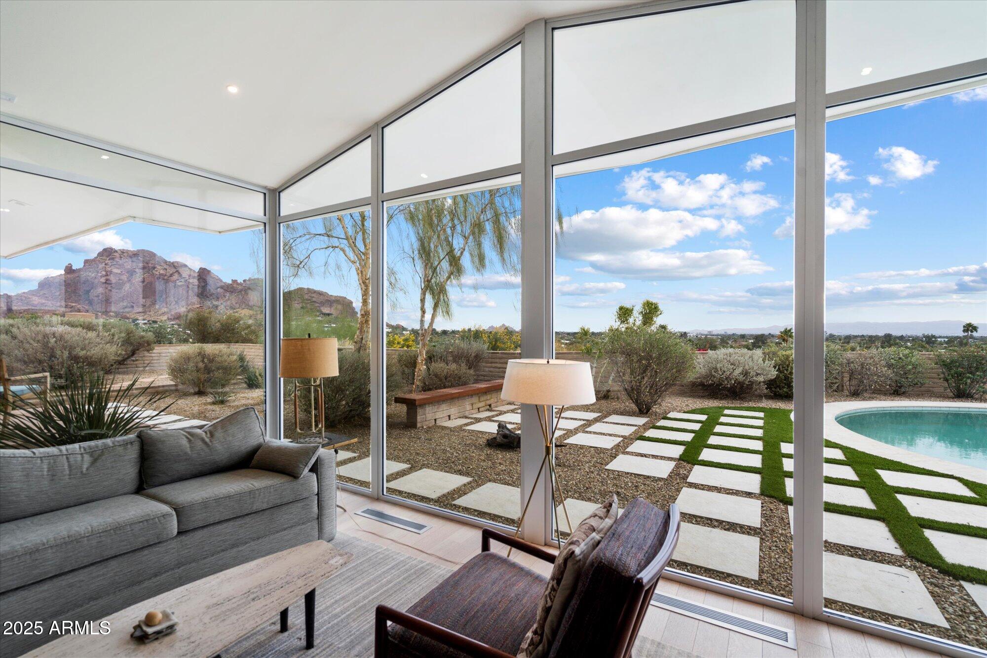 Camelback Foothills - Residential