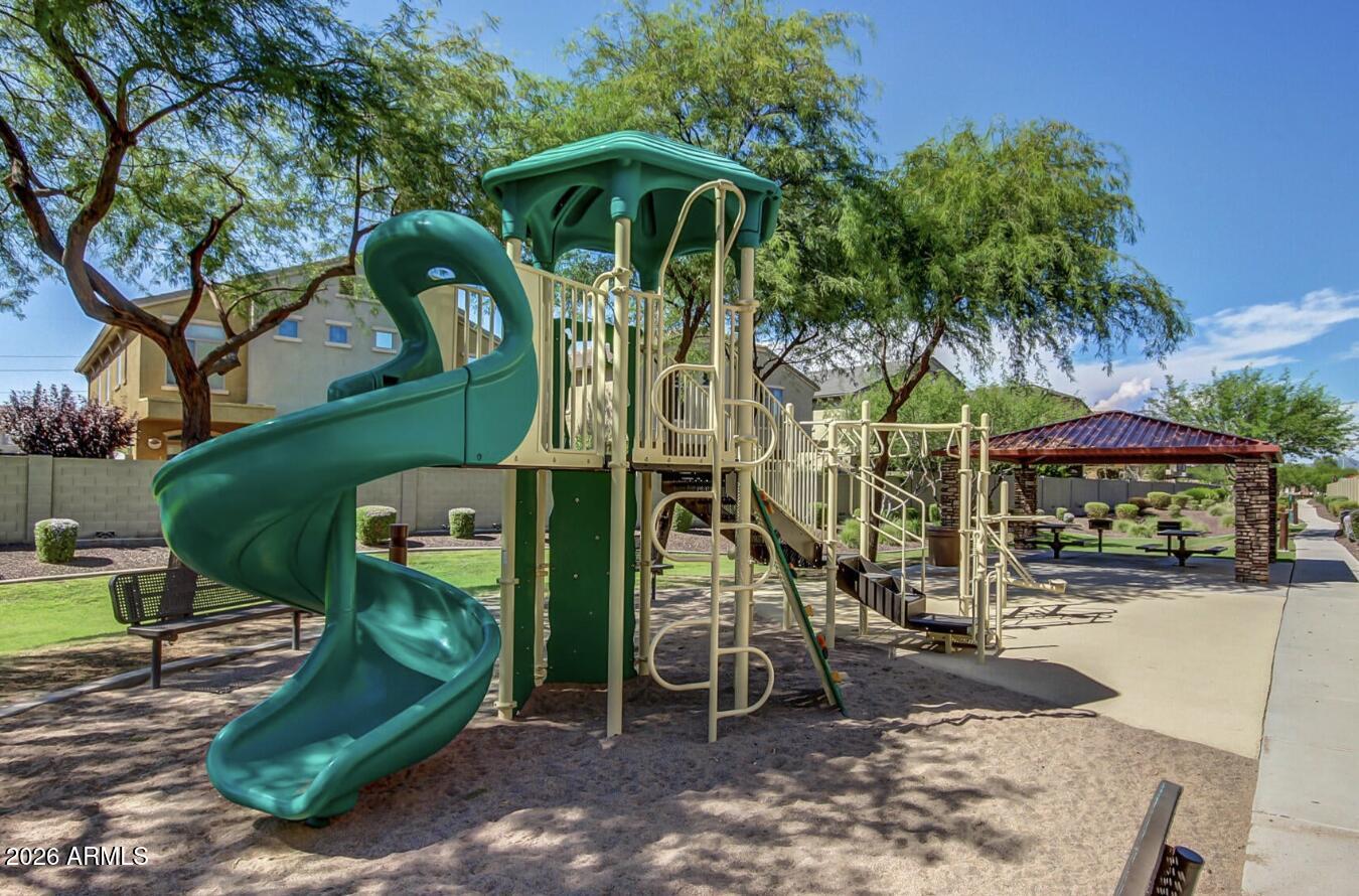 PINNACLE AT DESERT PEAK CONDOMINIUM - Residential