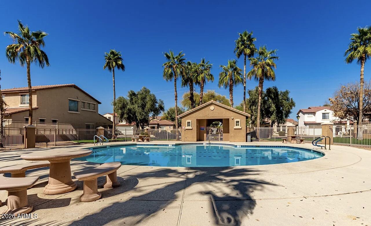 LA PALOMA - Residential