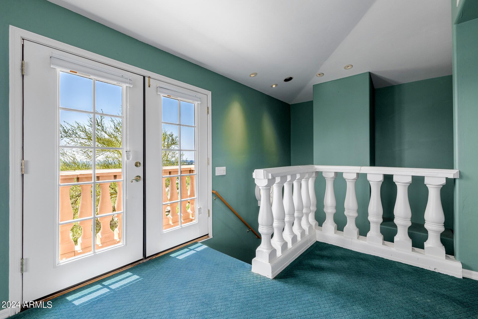 COPELAND HILL - Residential