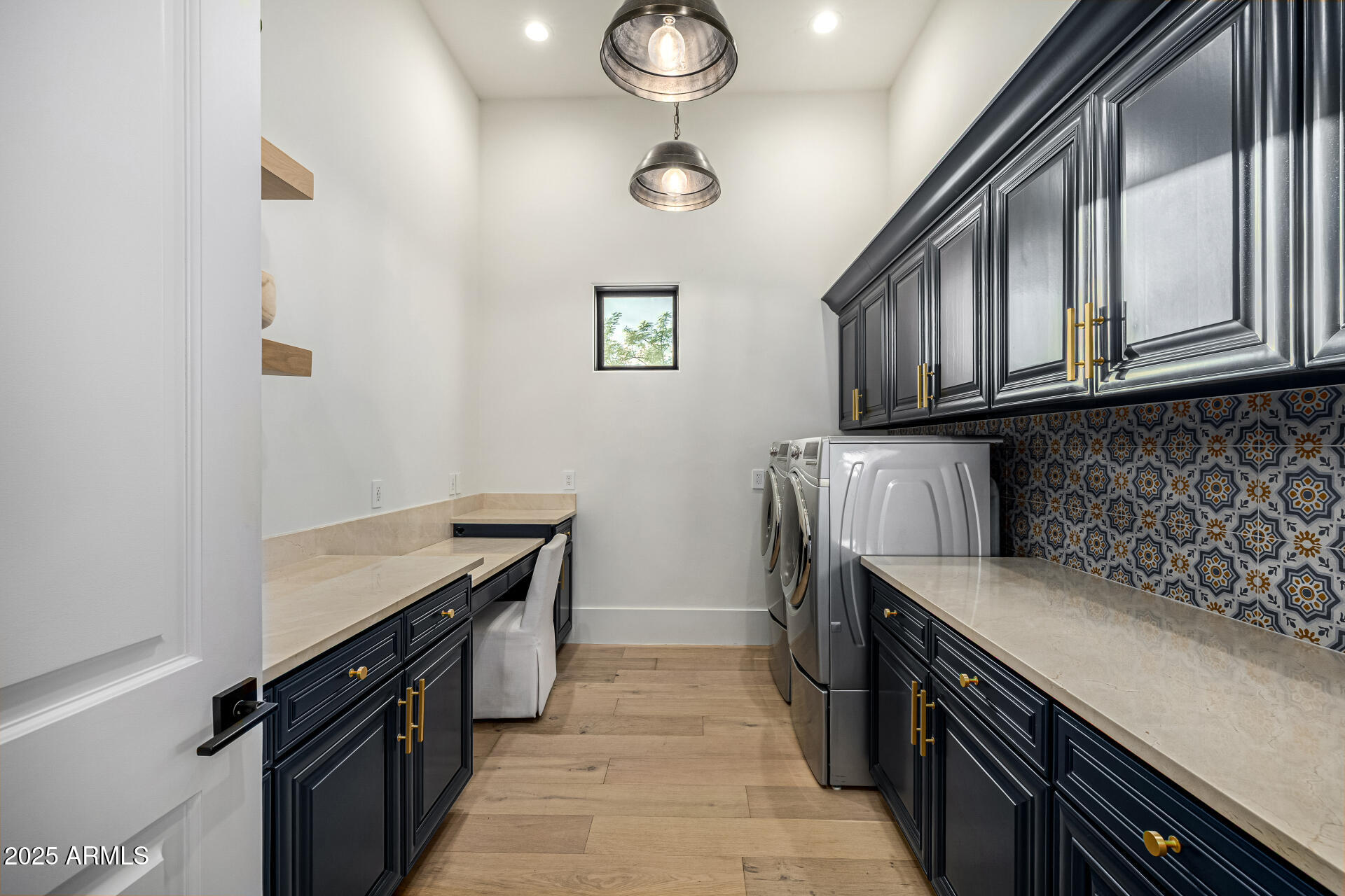 LONE MOUNTAIN ESTATES - Residential