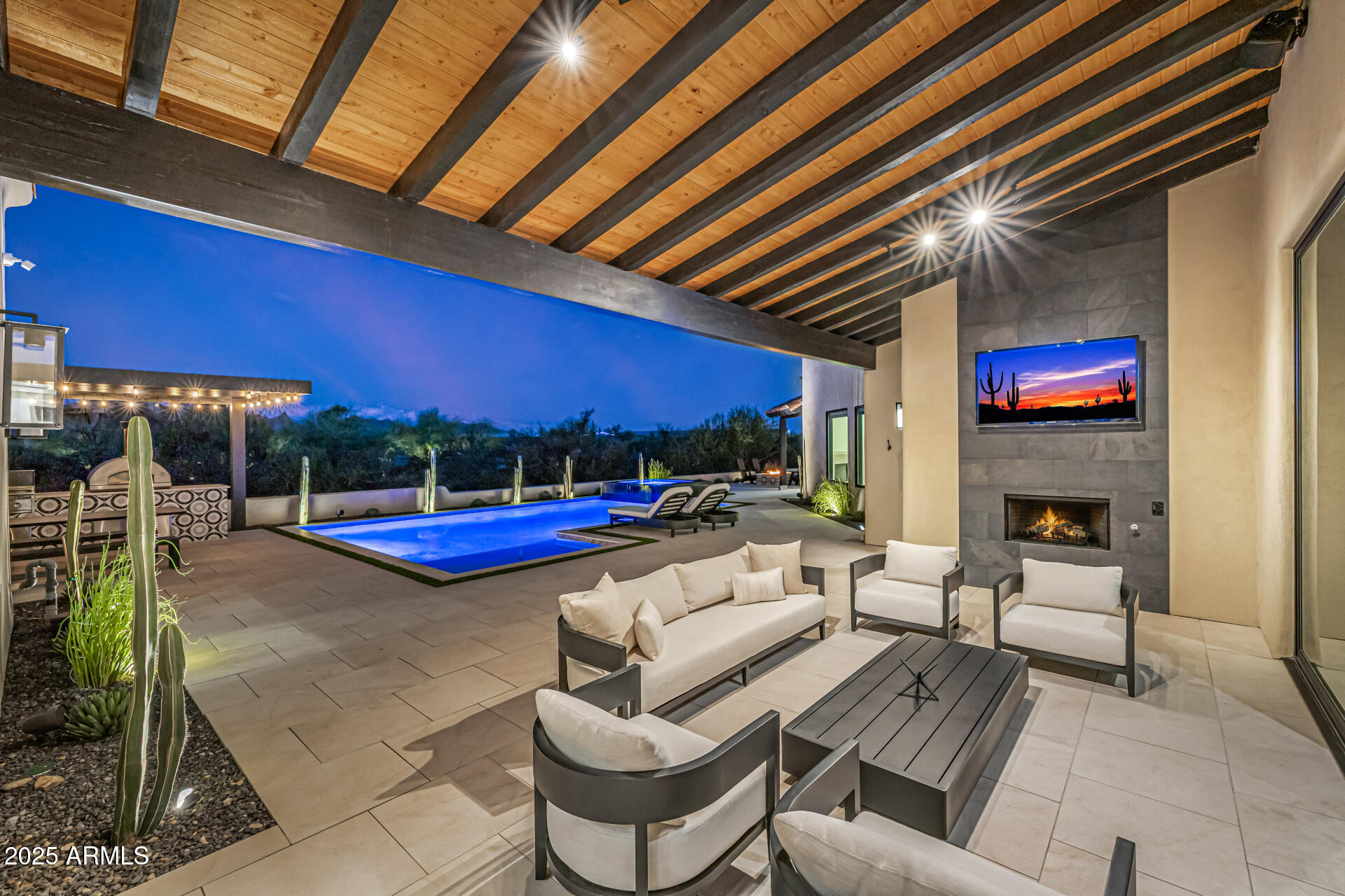 LONE MOUNTAIN ESTATES - Residential