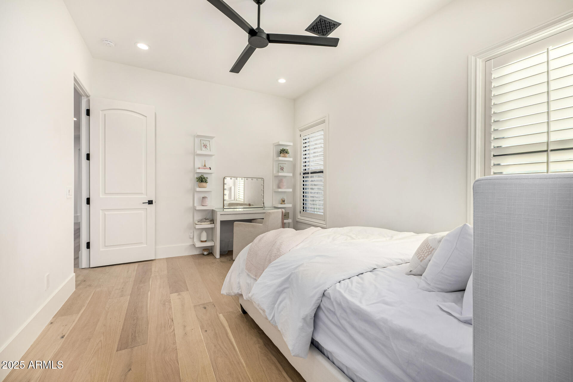 LONE MOUNTAIN ESTATES - Residential
