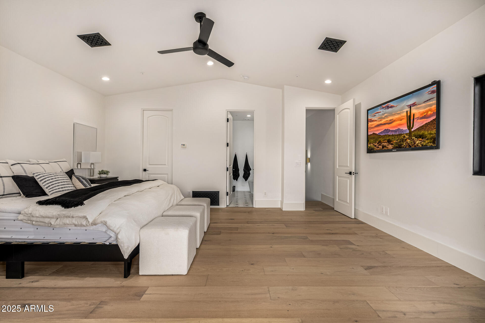 LONE MOUNTAIN ESTATES - Residential