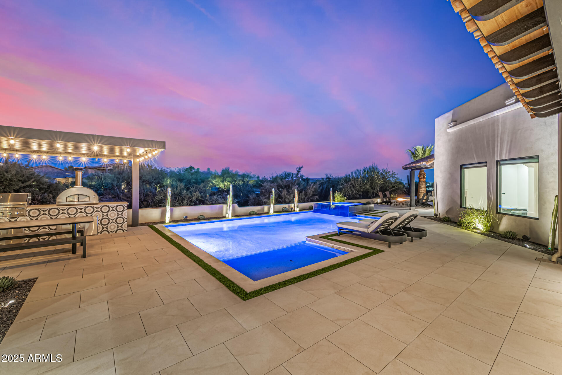 LONE MOUNTAIN ESTATES - Residential