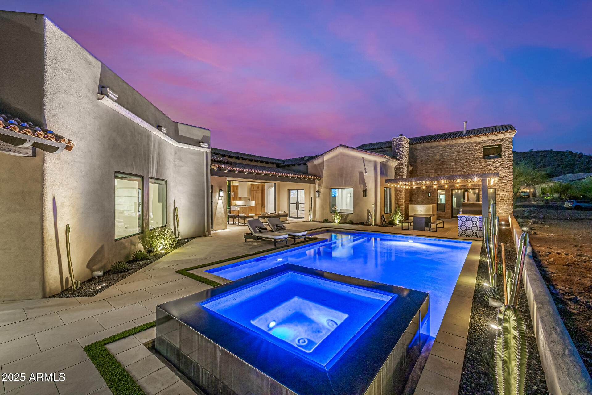 LONE MOUNTAIN ESTATES - Residential