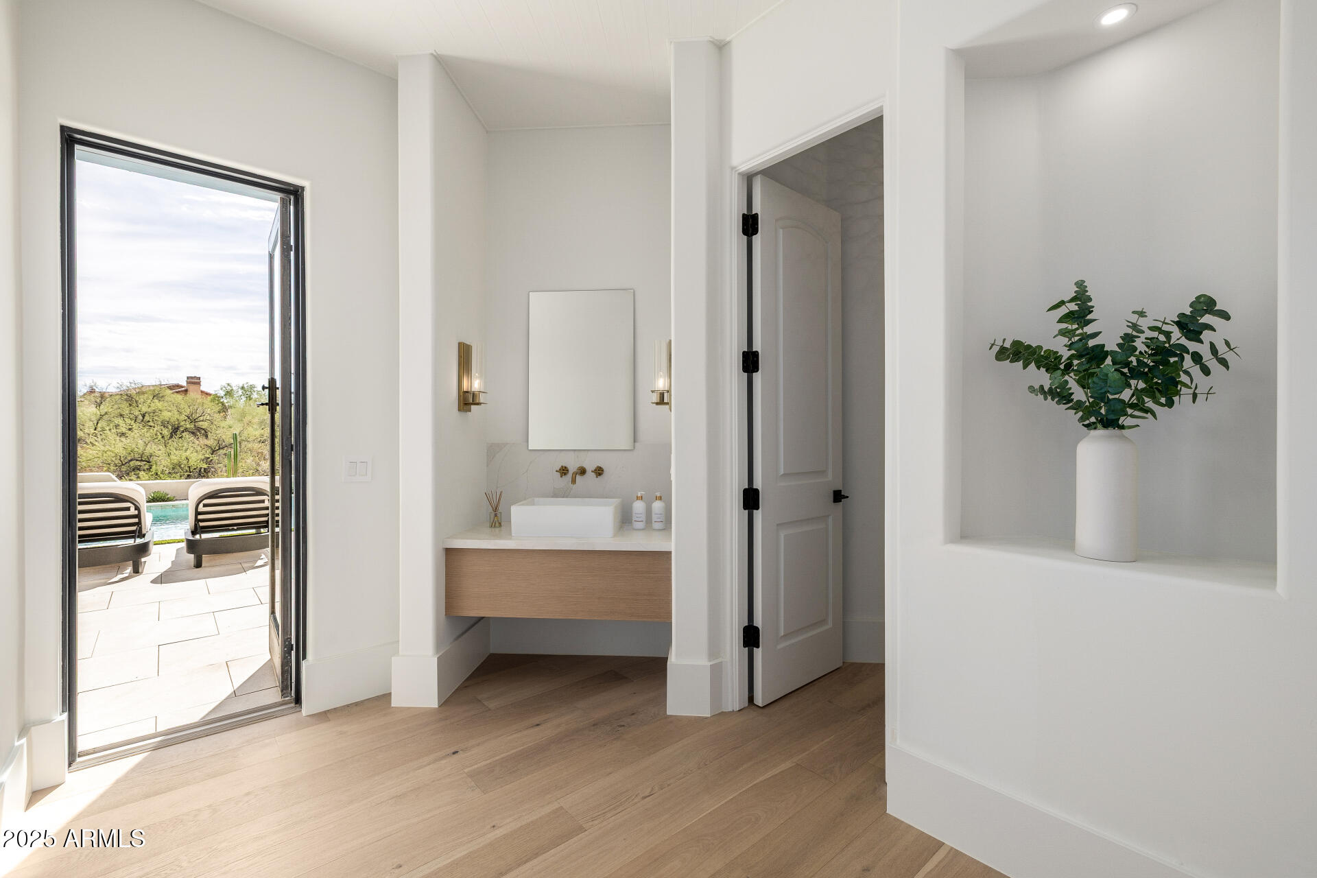 LONE MOUNTAIN ESTATES - Residential