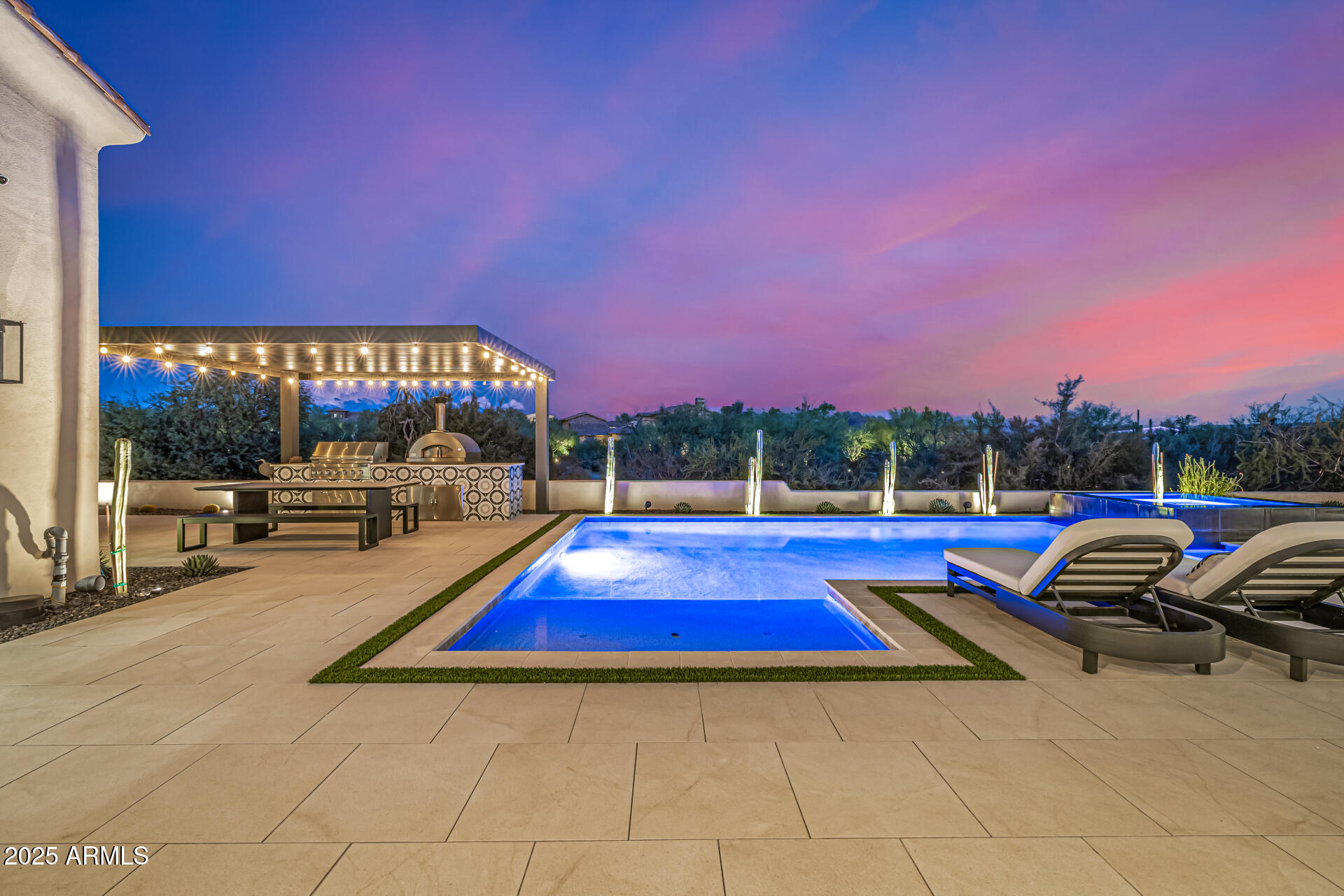 LONE MOUNTAIN ESTATES - Residential