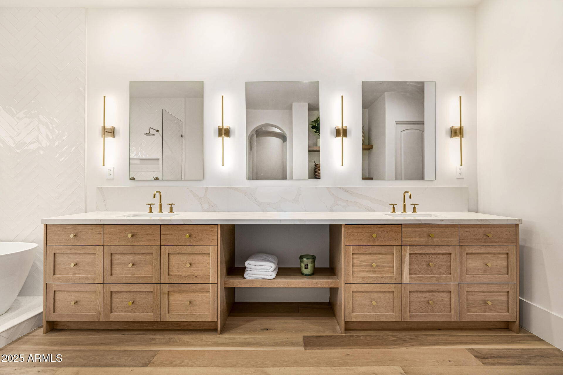 LONE MOUNTAIN ESTATES - Residential