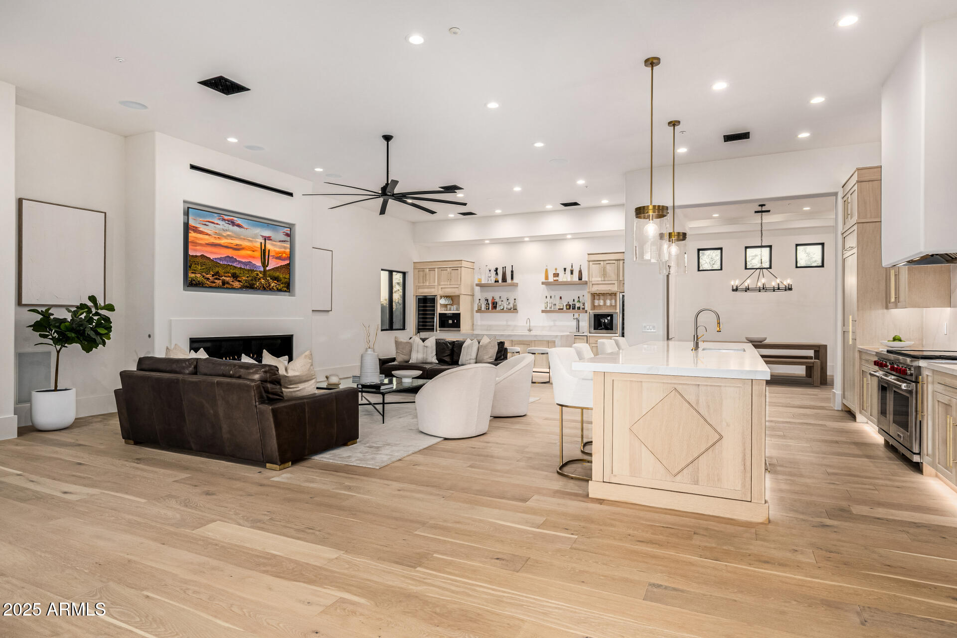 LONE MOUNTAIN ESTATES - Residential