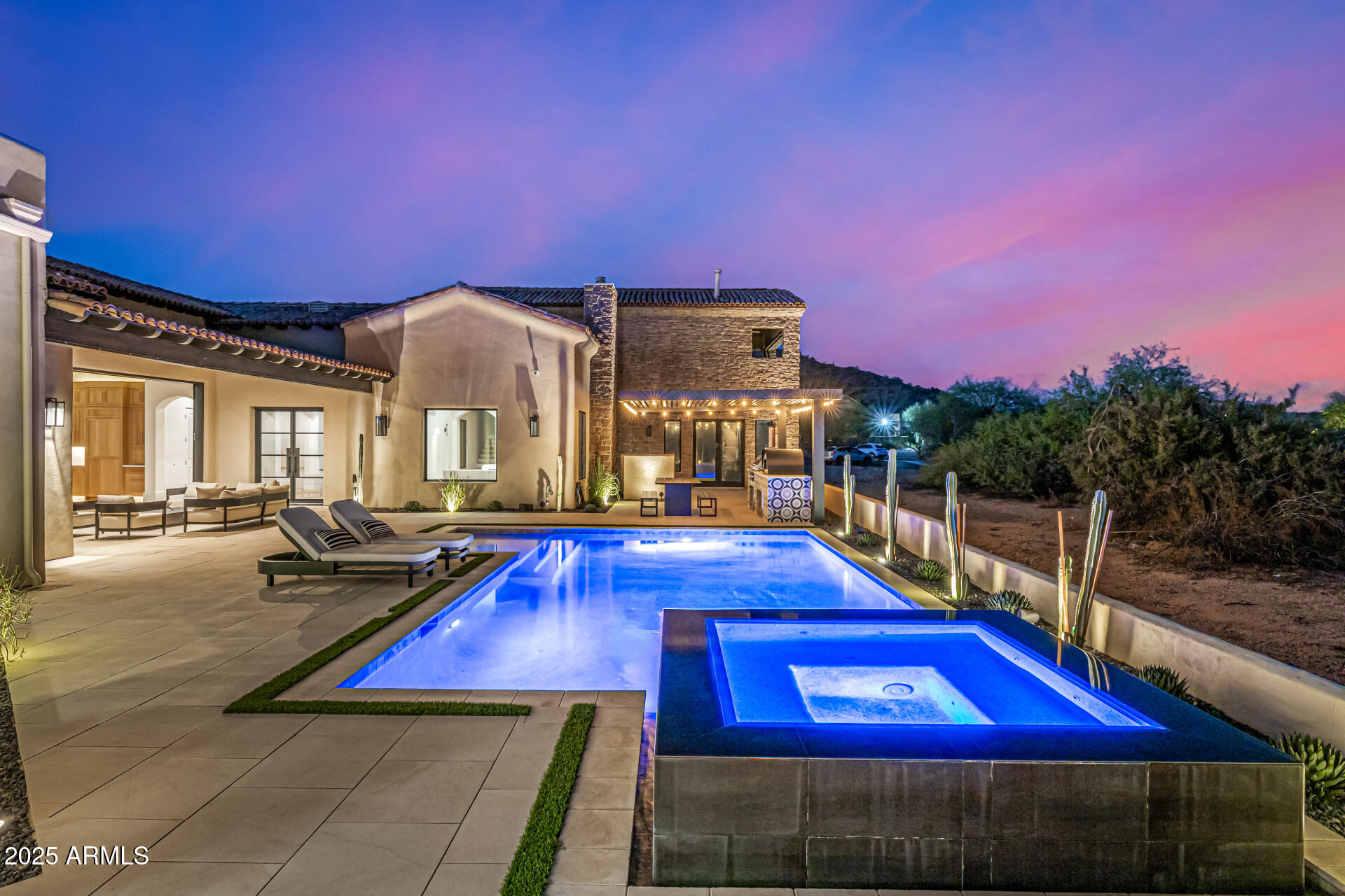 LONE MOUNTAIN ESTATES - Residential