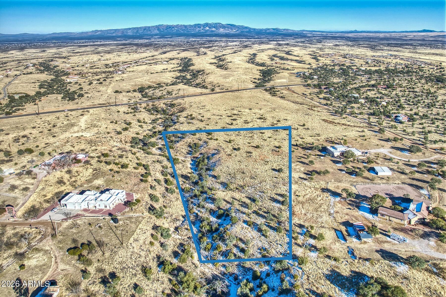 Beautiful Huachuca Mountain-side parcel with spectacular views of the San Pedro Valley, the Mule Mountains & the San Jose Mountain in Mexico with twinklinmg lighhts at night! Borders BLM Land. Bring your horses & pets! Perfect homesite for your dream home in the high desert!