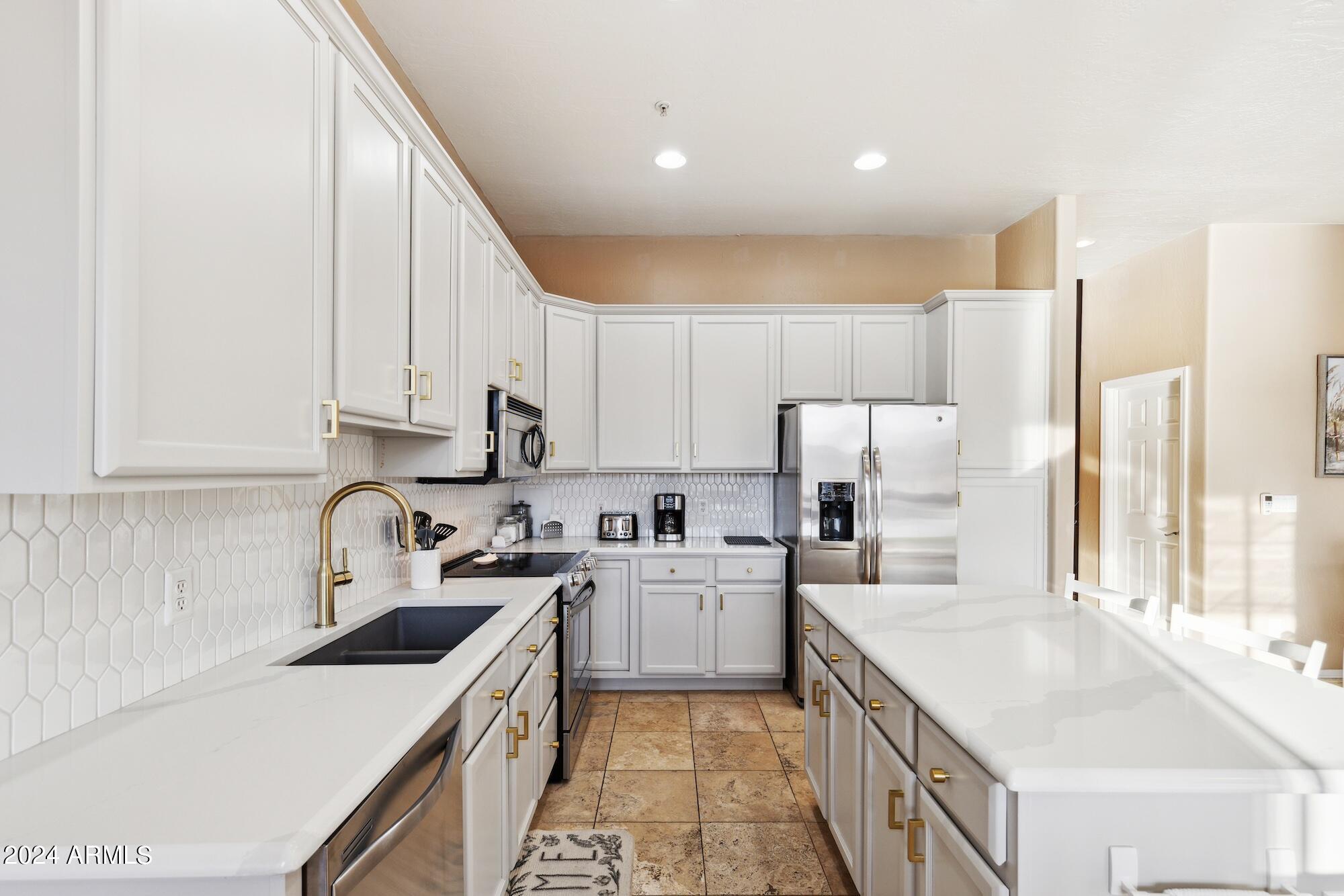 TOWNHOMES ON CORAL REEF - Residential