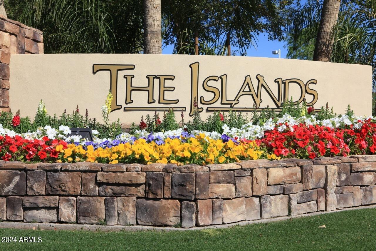 TOWNHOMES ON CORAL REEF - Residential
