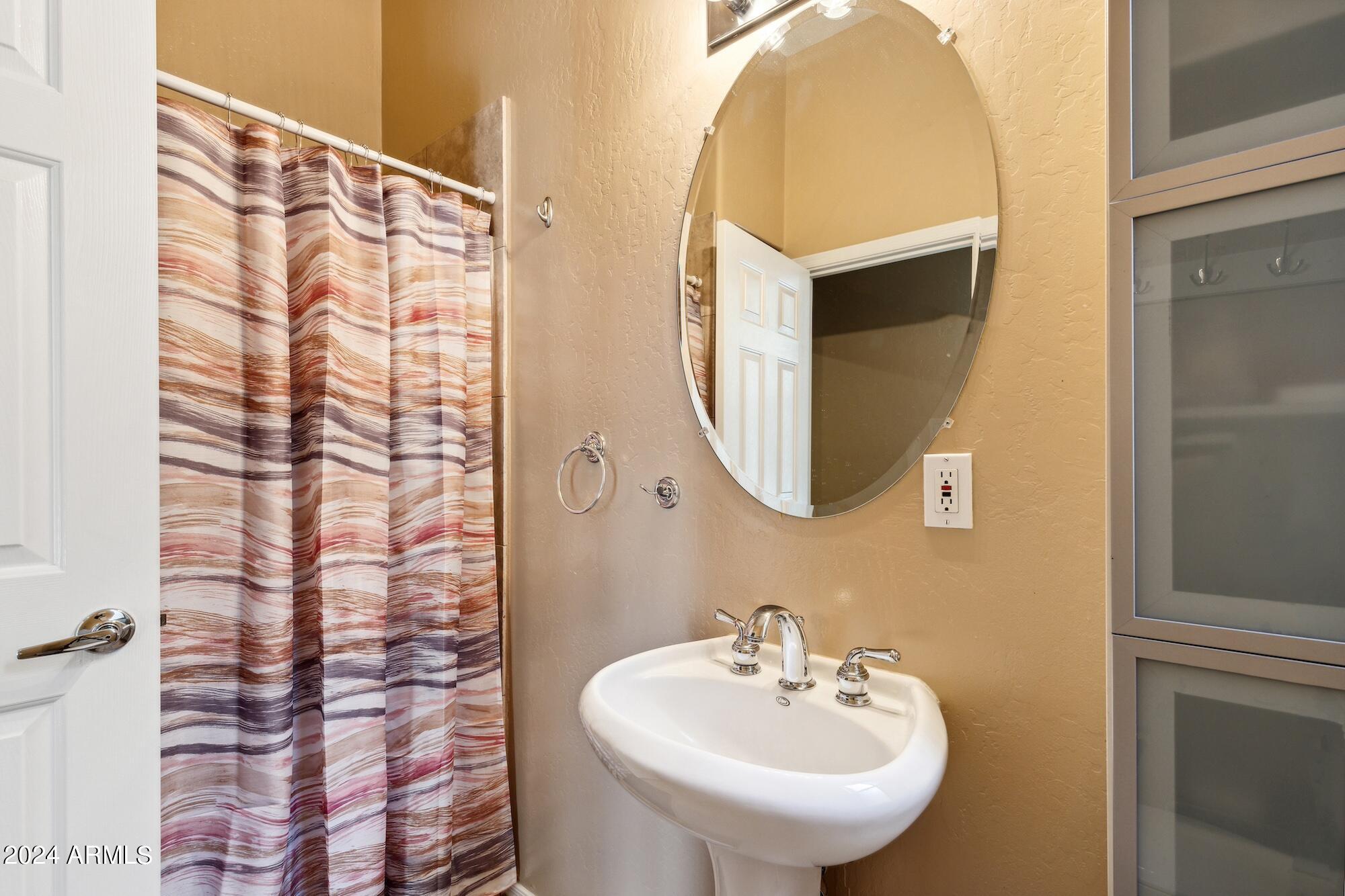 TOWNHOMES ON CORAL REEF - Residential