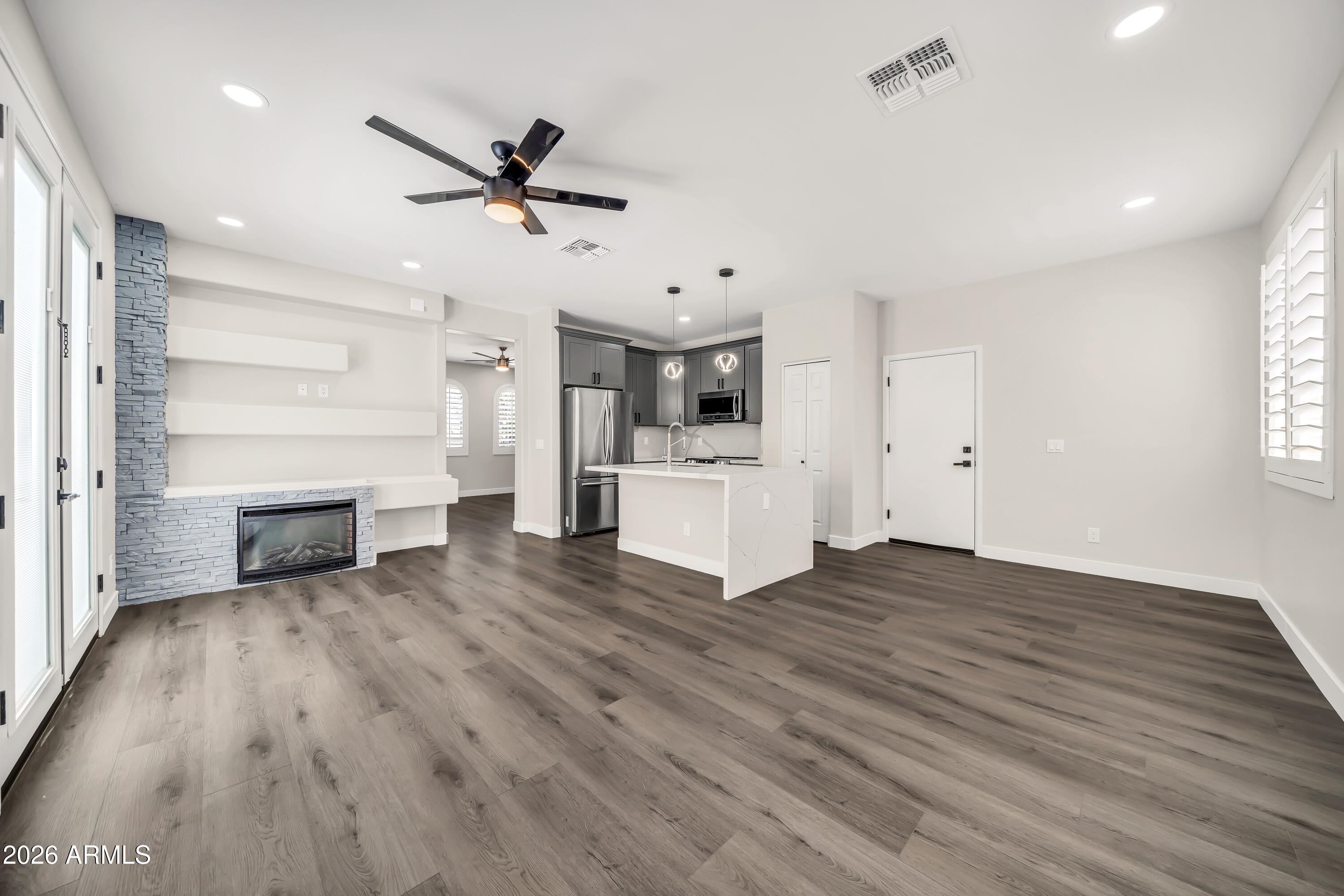 PALISADES AT COUNTRY PLACE - Residential