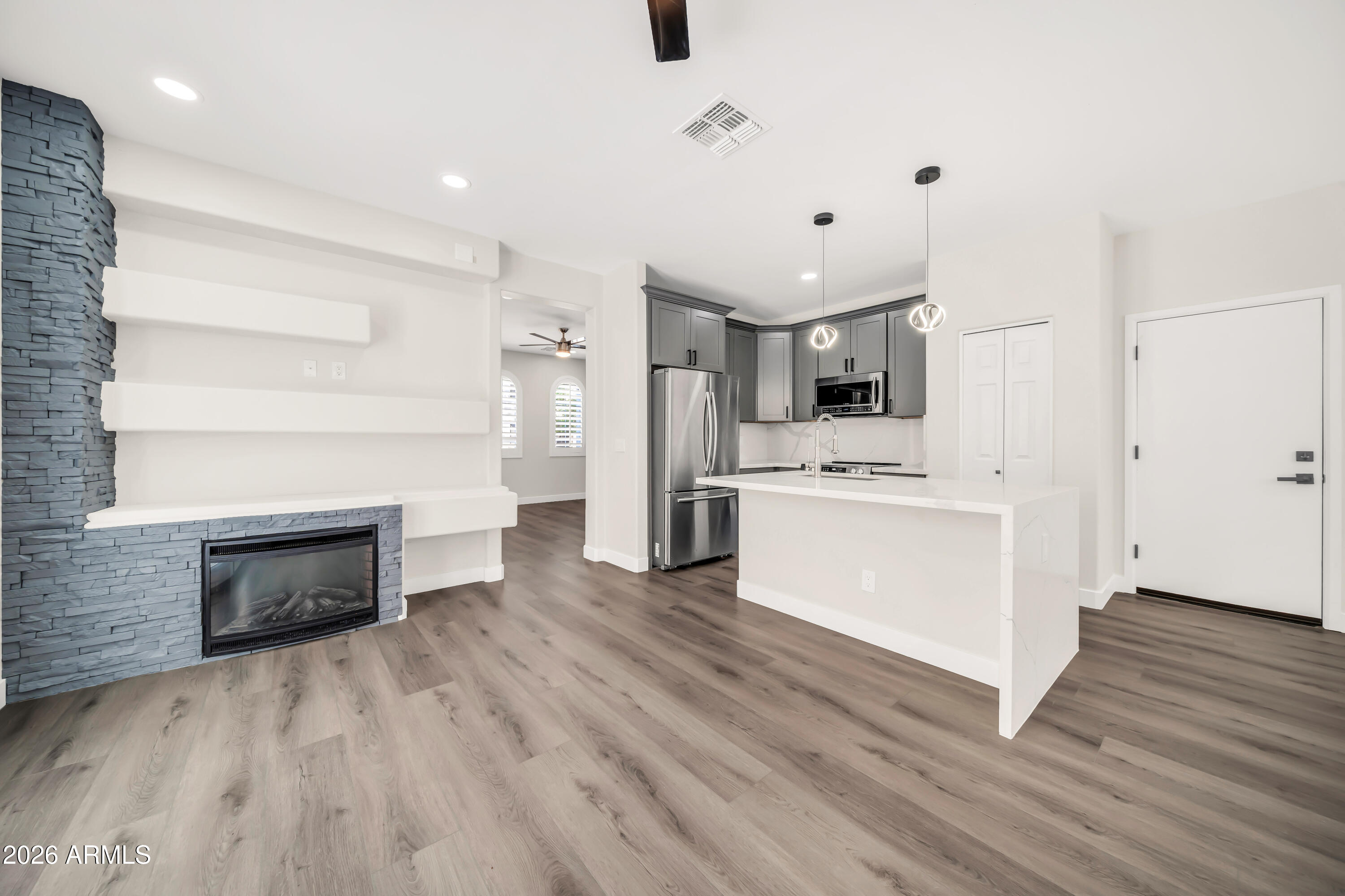 PALISADES AT COUNTRY PLACE - Residential