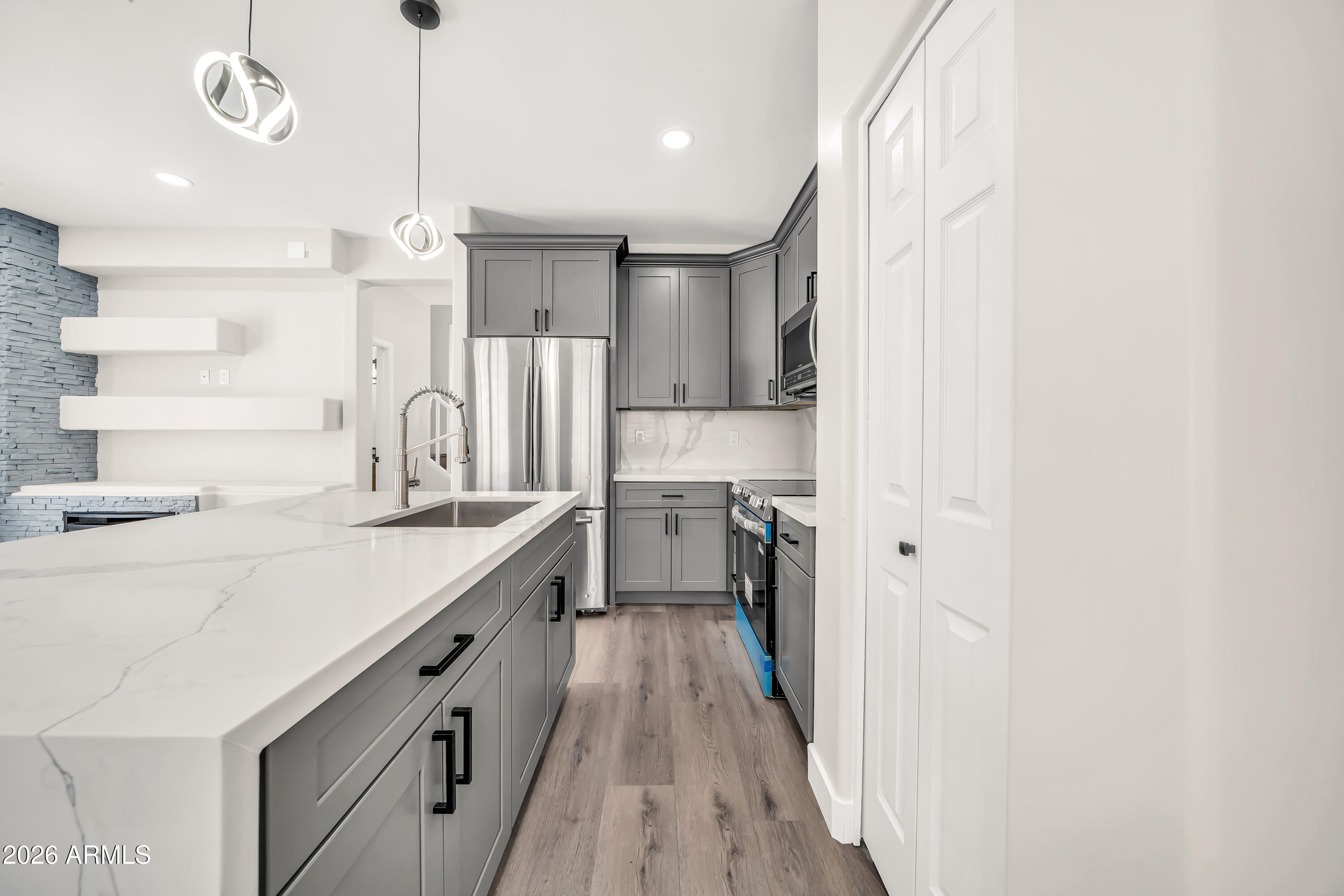 PALISADES AT COUNTRY PLACE - Residential