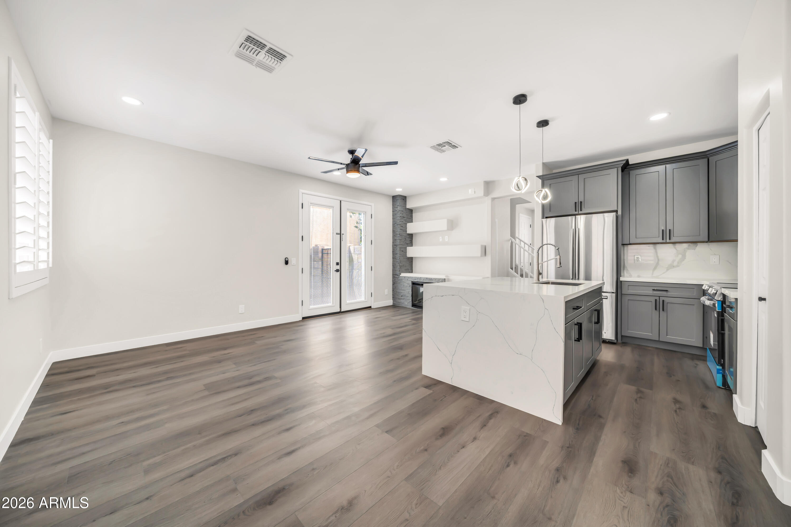 PALISADES AT COUNTRY PLACE - Residential