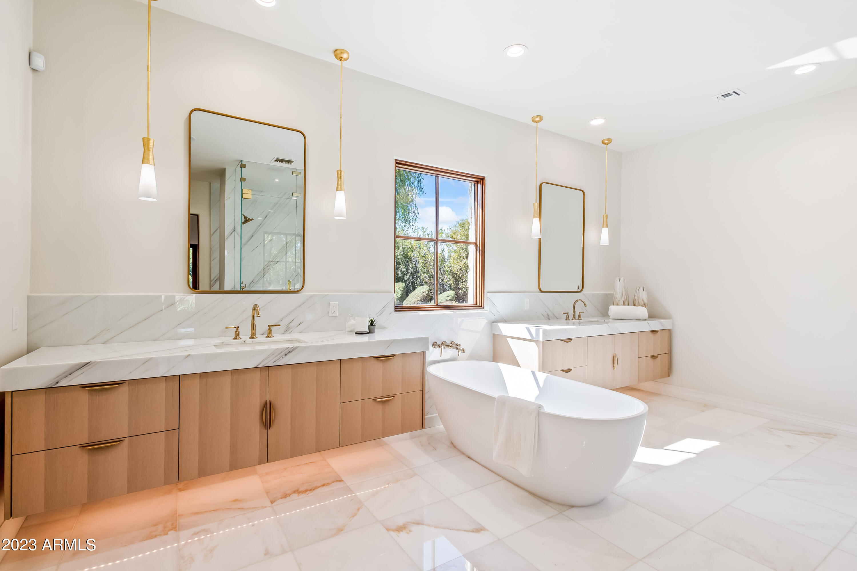 CASA BLANCA ESTATES LOT 20-37 & TR A - Residential