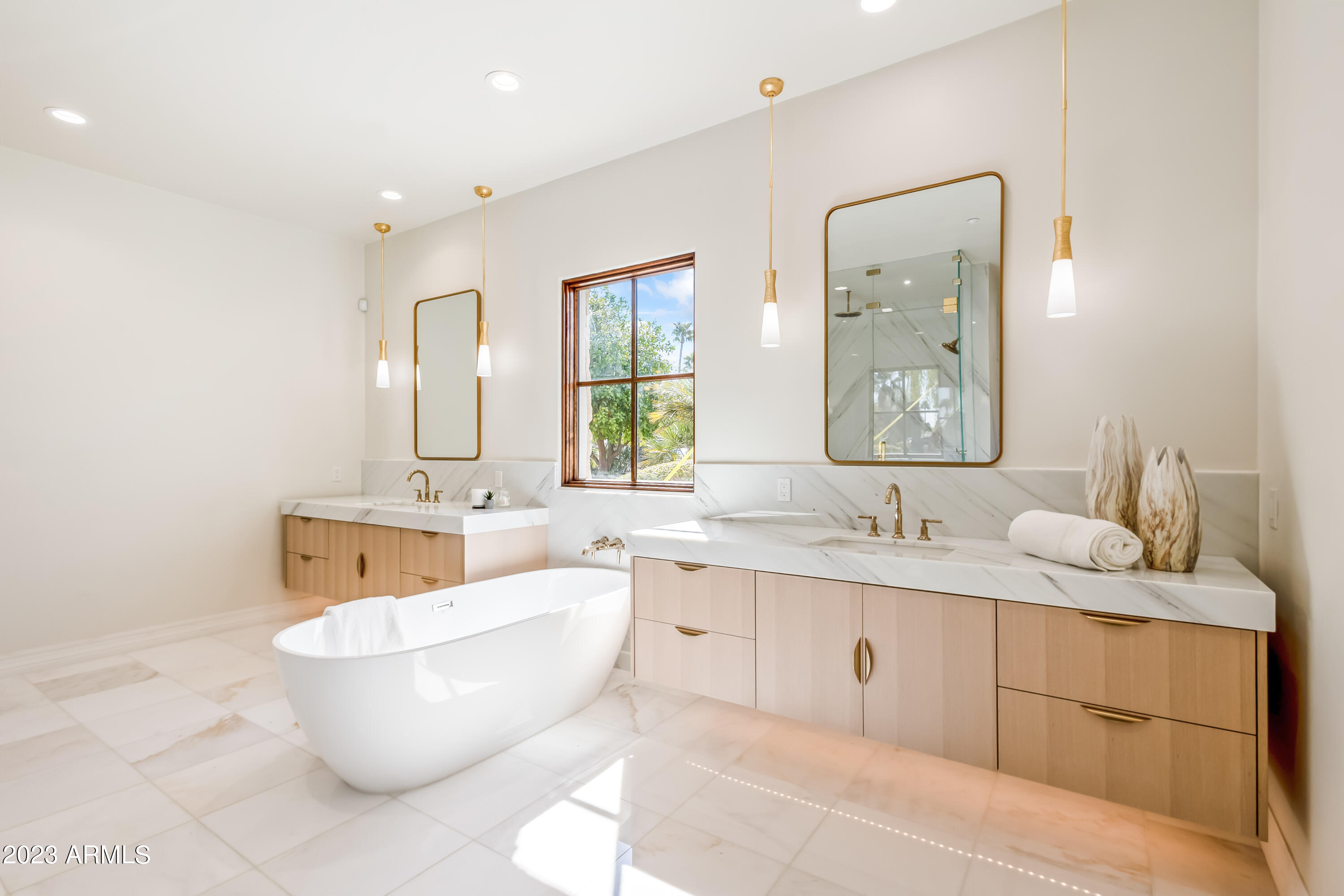 CASA BLANCA ESTATES LOT 20-37 & TR A - Residential
