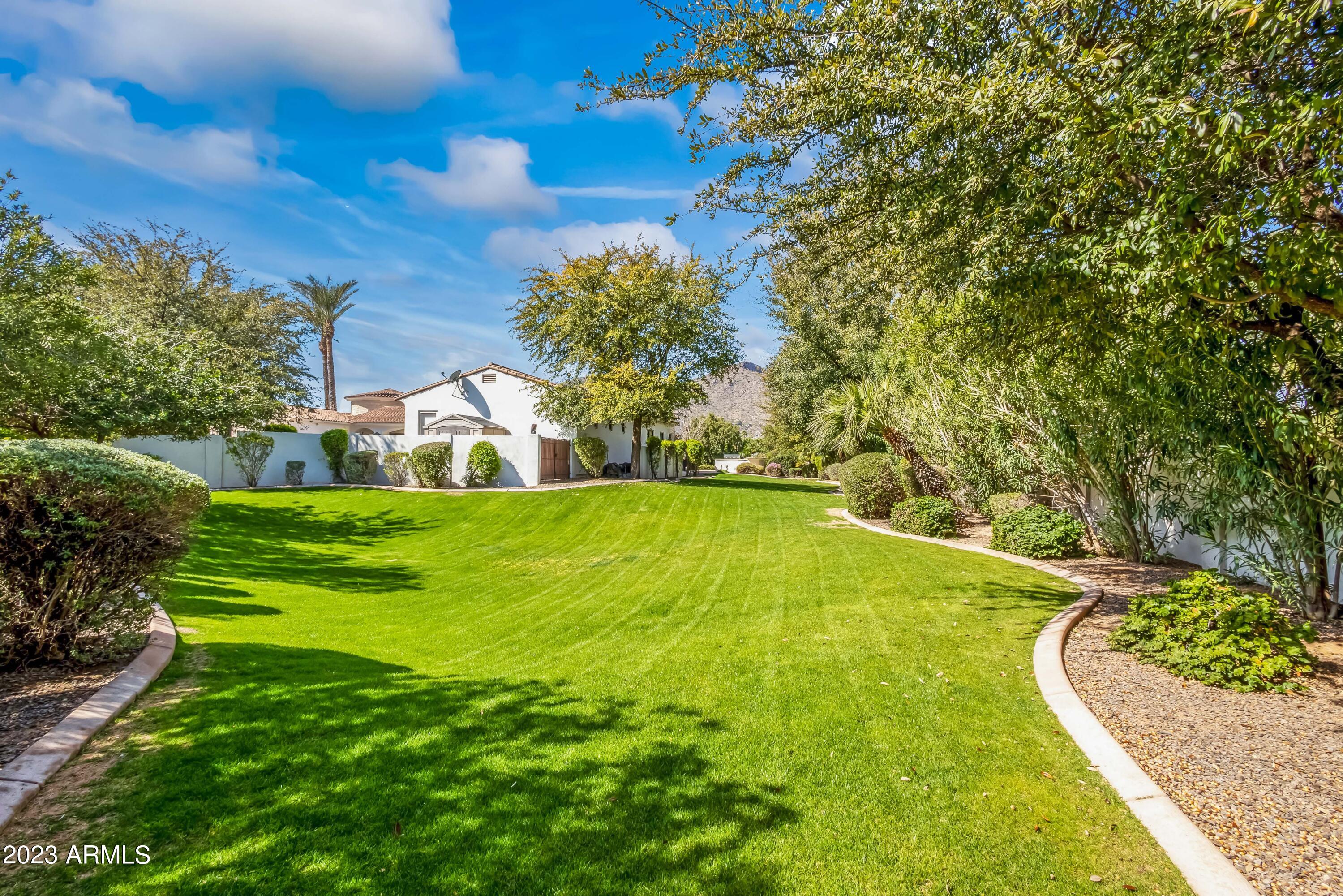 CASA BLANCA ESTATES LOT 20-37 & TR A - Residential