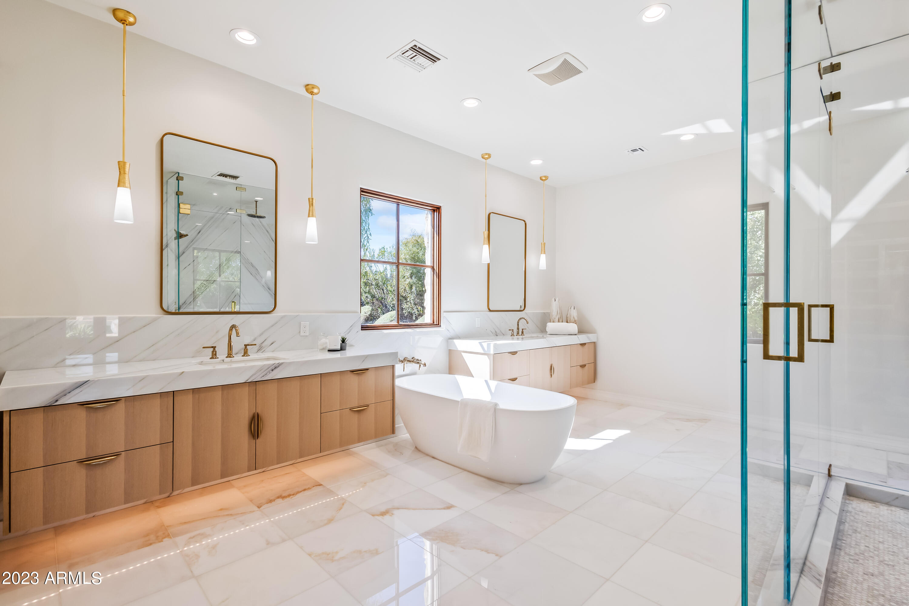 CASA BLANCA ESTATES LOT 20-37 & TR A - Residential