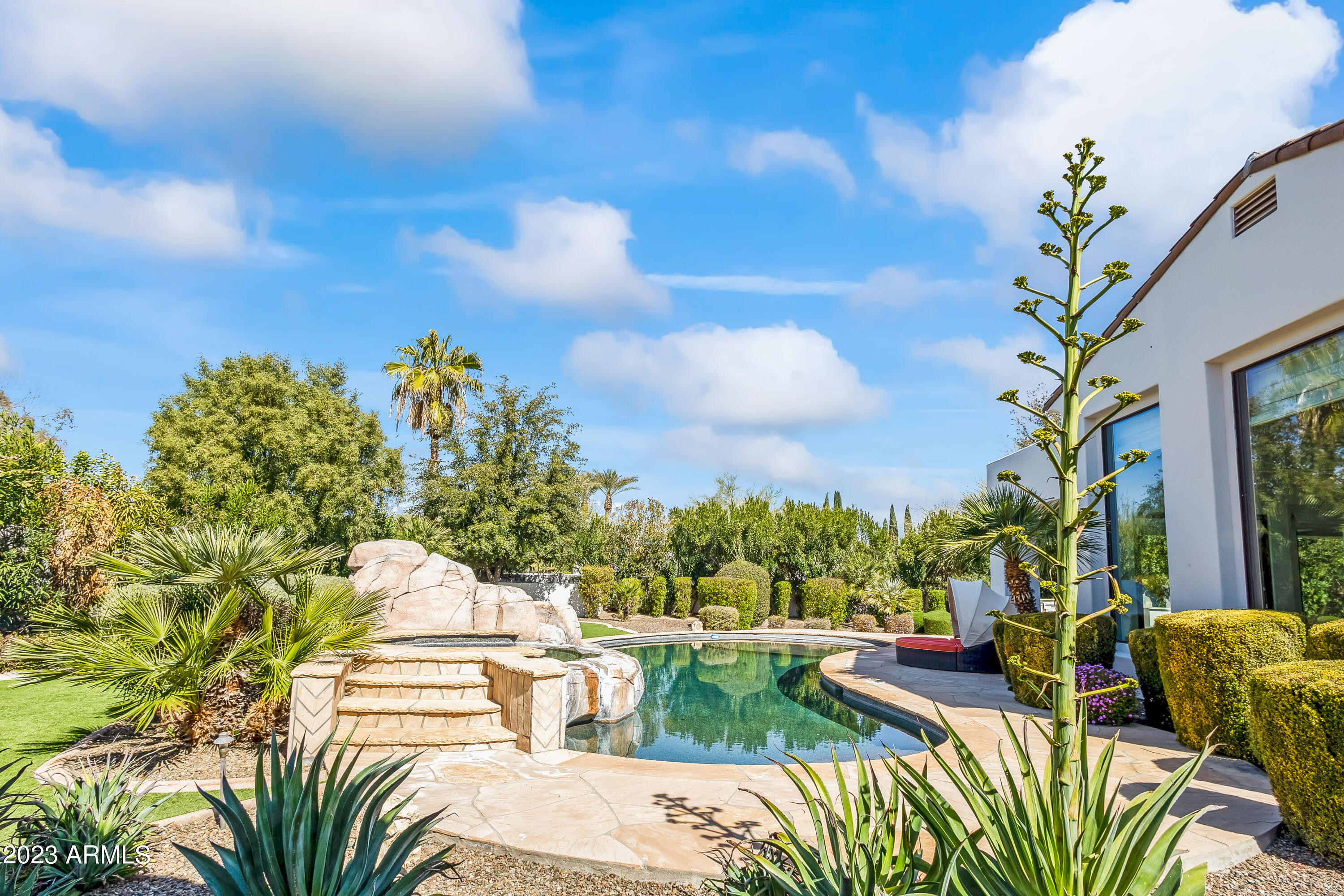 CASA BLANCA ESTATES LOT 20-37 & TR A - Residential