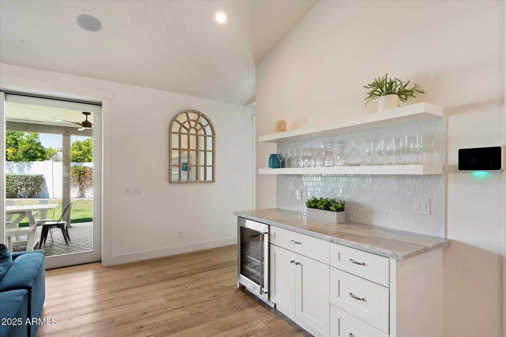 ADDISON MANOR - Residential