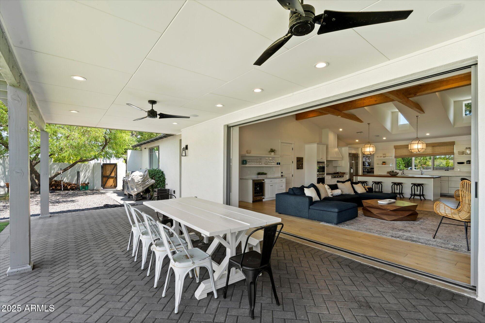 ADDISON MANOR - Residential