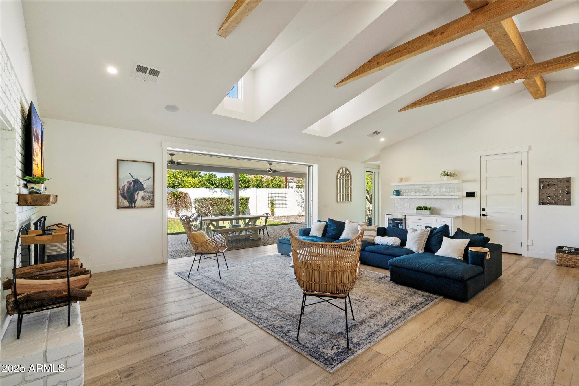 ADDISON MANOR - Residential