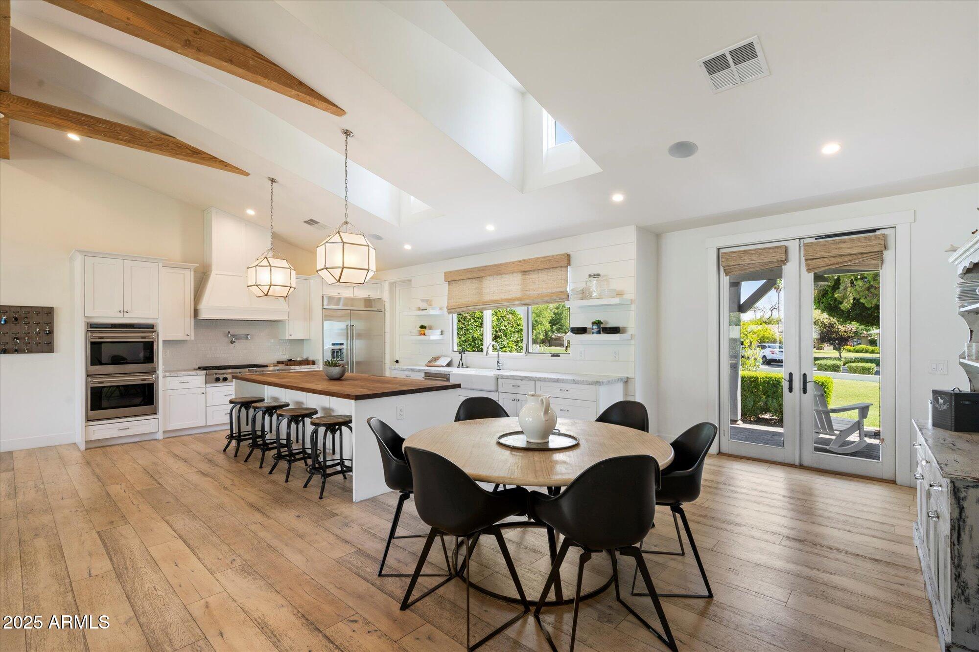 ADDISON MANOR - Residential