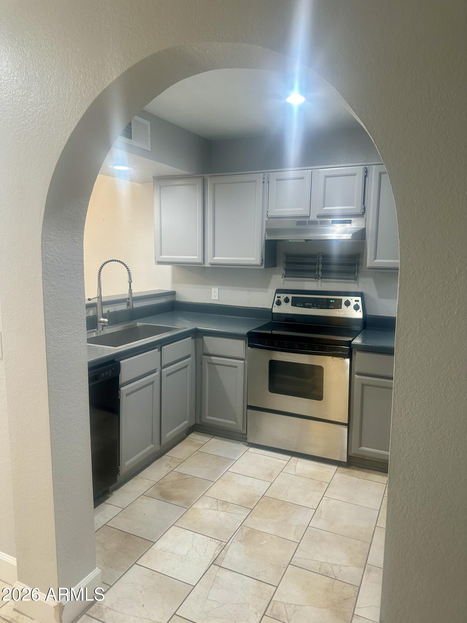 VILLAGES OF PARK VILLAGES CONDO UNIT 1-132 - Residential