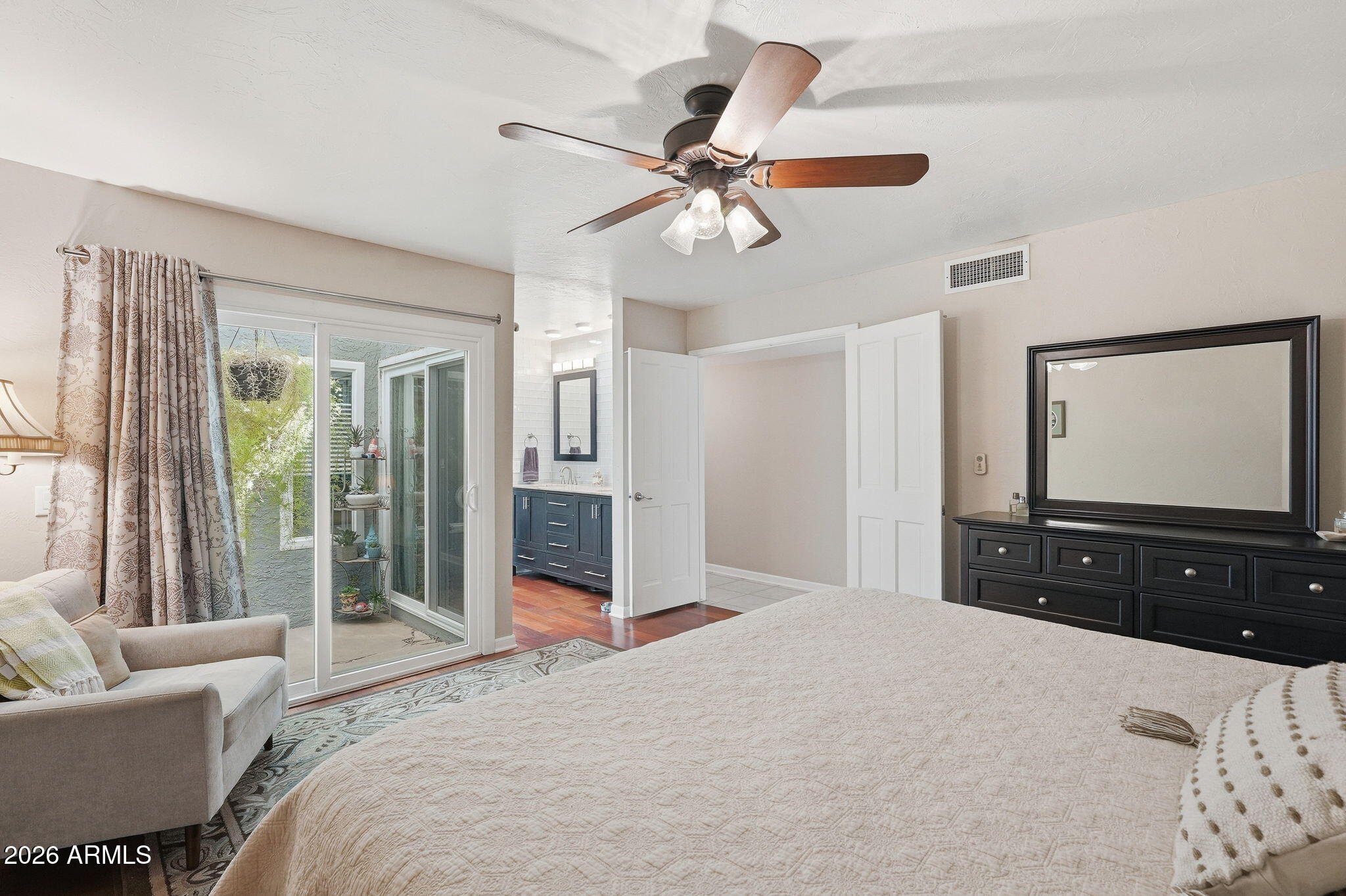 SANTO TOMAS UNIT 6 - Residential