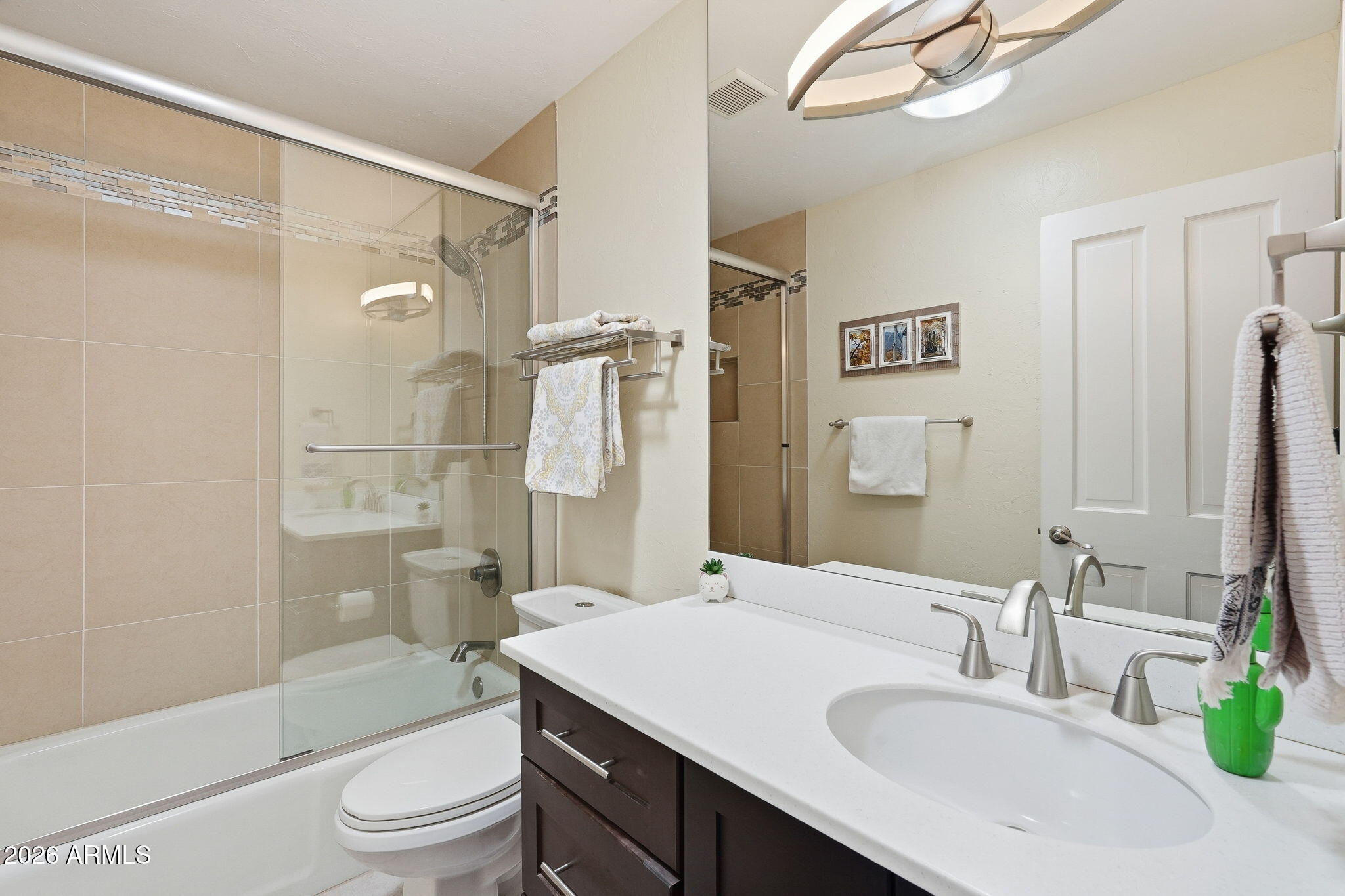 SANTO TOMAS UNIT 6 - Residential
