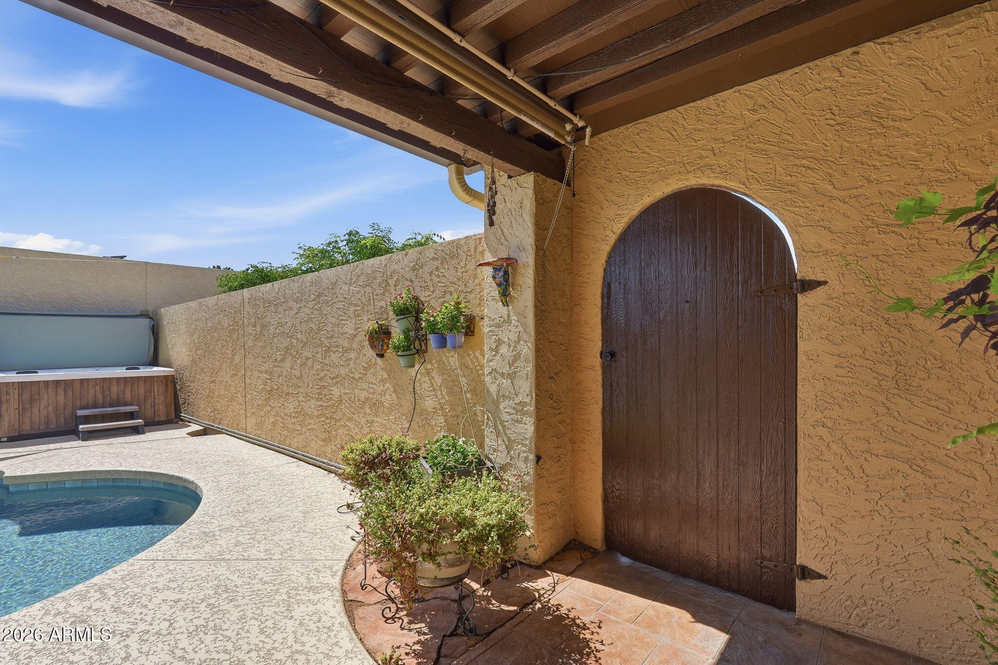 SANTO TOMAS UNIT 6 - Residential