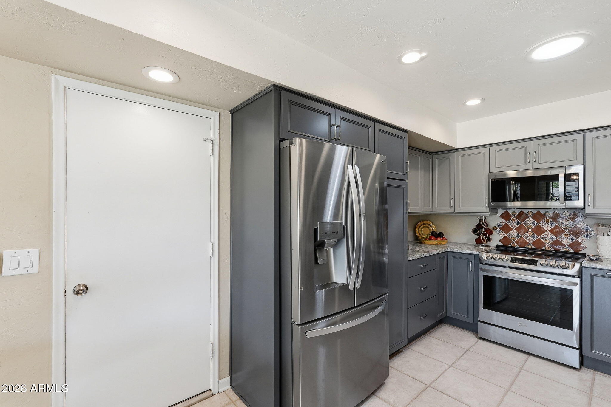 SANTO TOMAS UNIT 6 - Residential