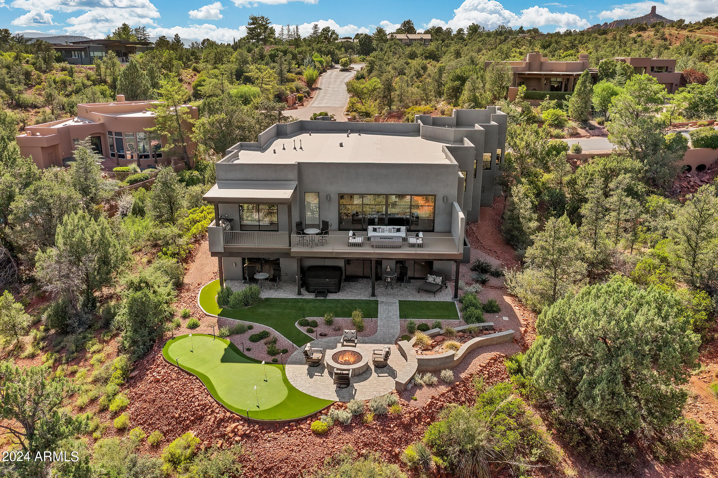 CASA CONTENTA - Residential