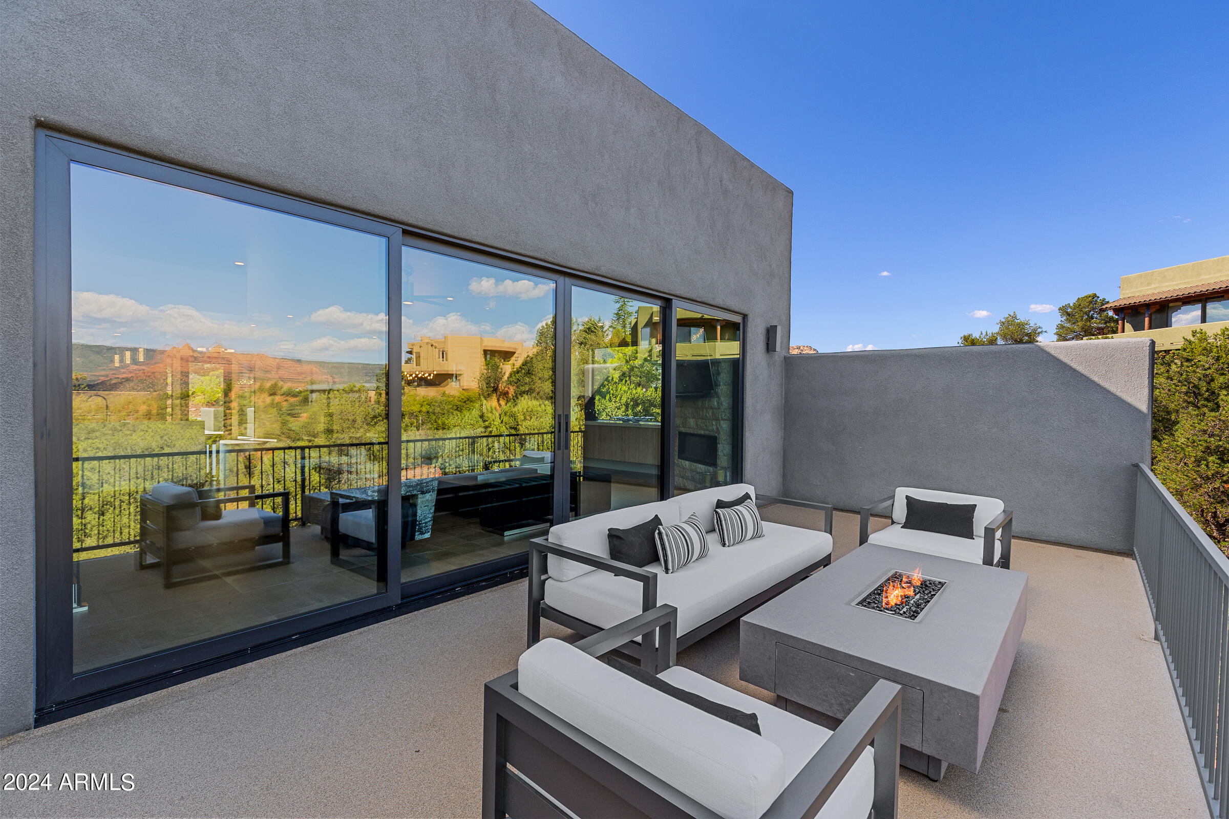 CASA CONTENTA - Residential