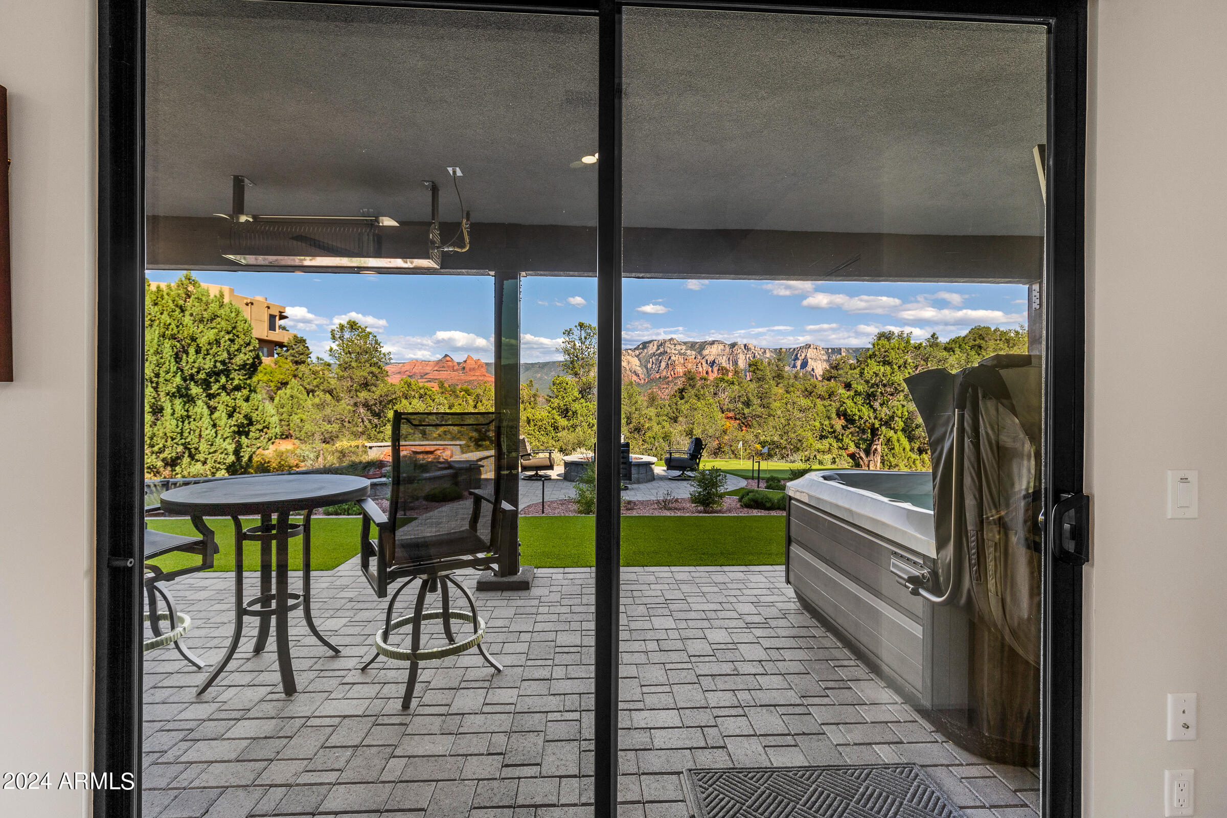 CASA CONTENTA - Residential
