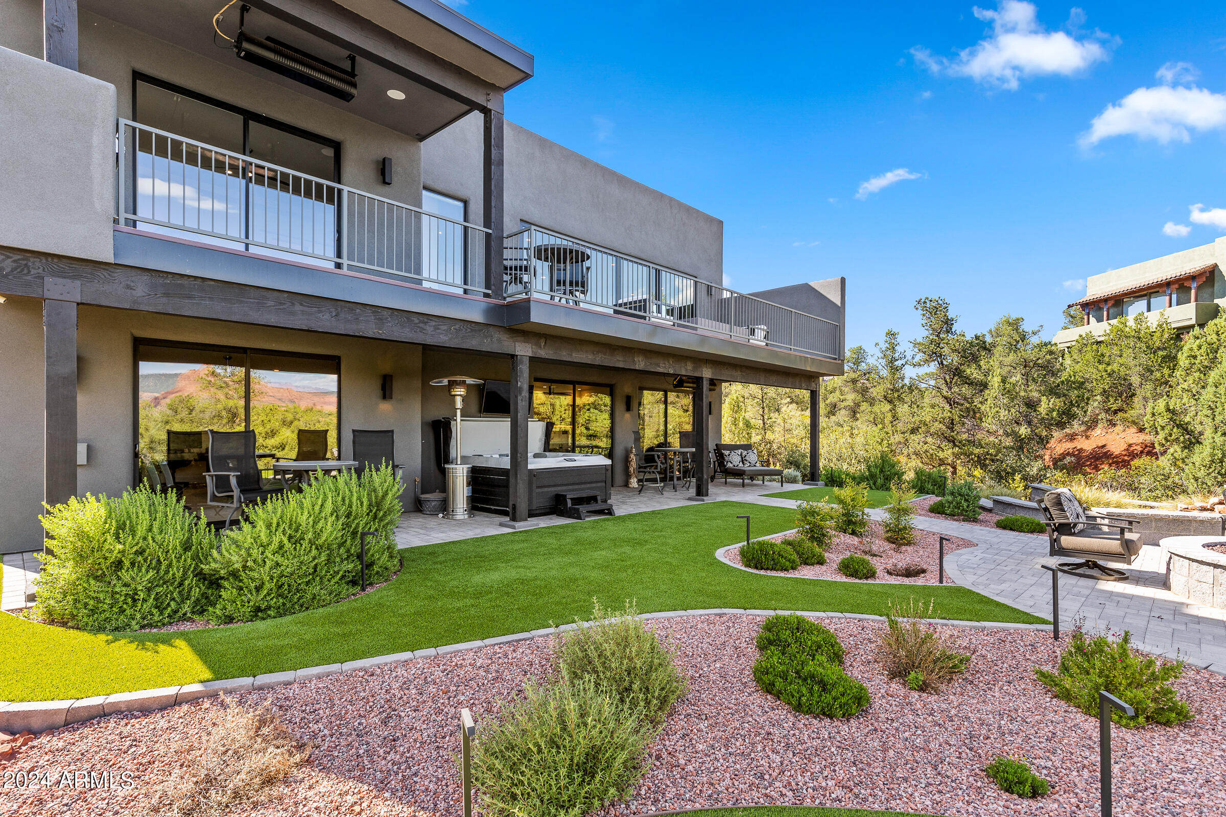 CASA CONTENTA - Residential