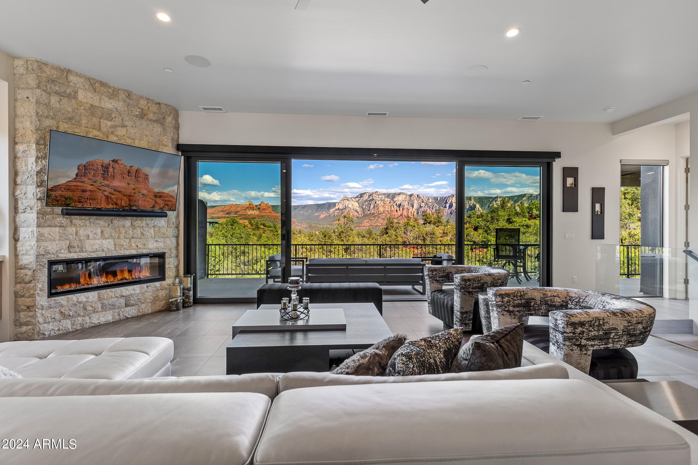 CASA CONTENTA - Residential
