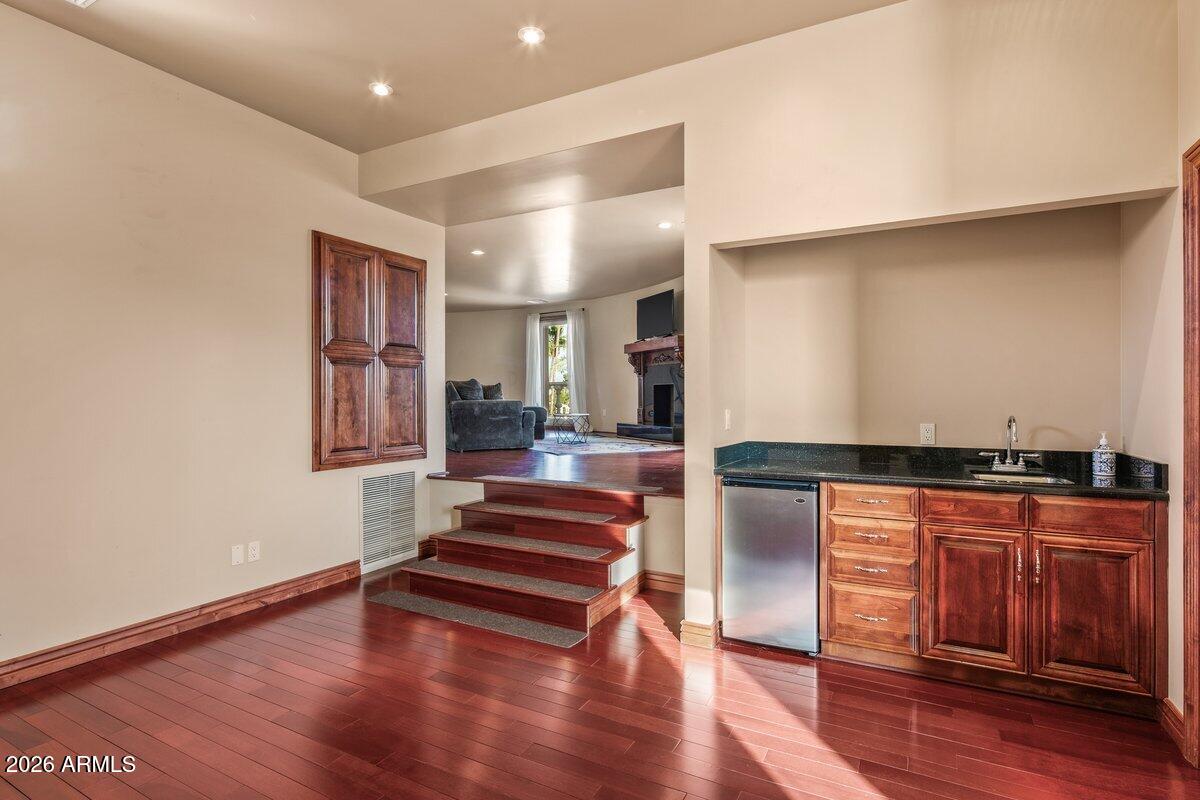 CUTAIAS ACRES - Residential
