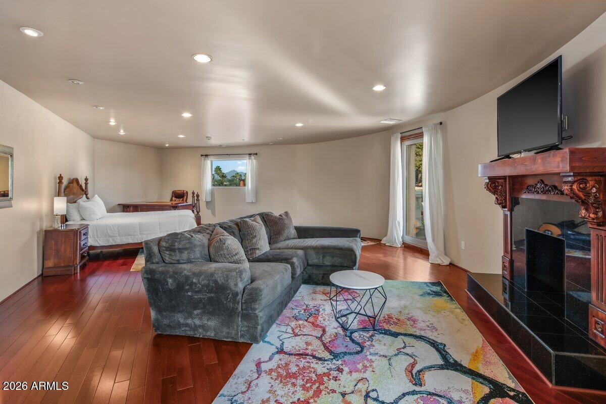 CUTAIAS ACRES - Residential