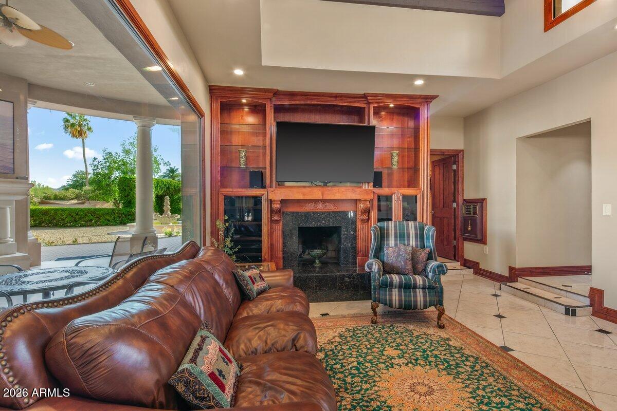 CUTAIAS ACRES - Residential