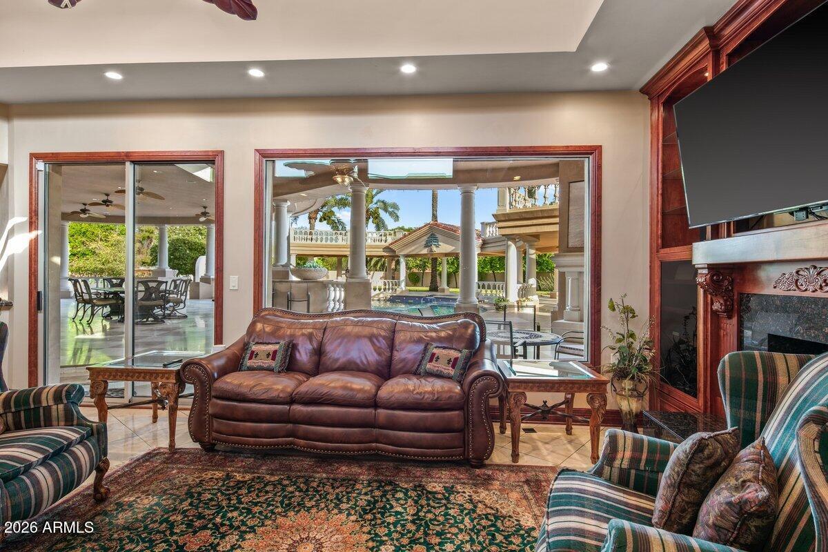 CUTAIAS ACRES - Residential