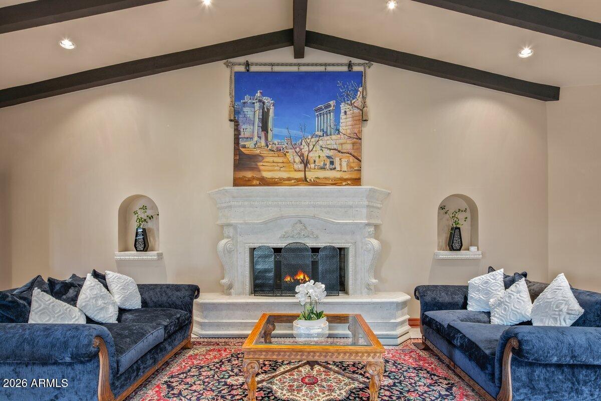 CUTAIAS ACRES - Residential
