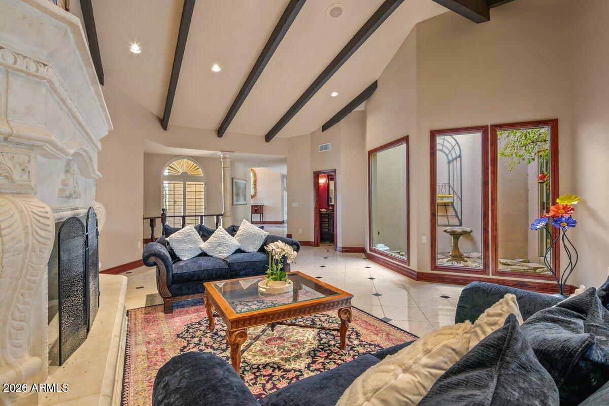 CUTAIAS ACRES - Residential