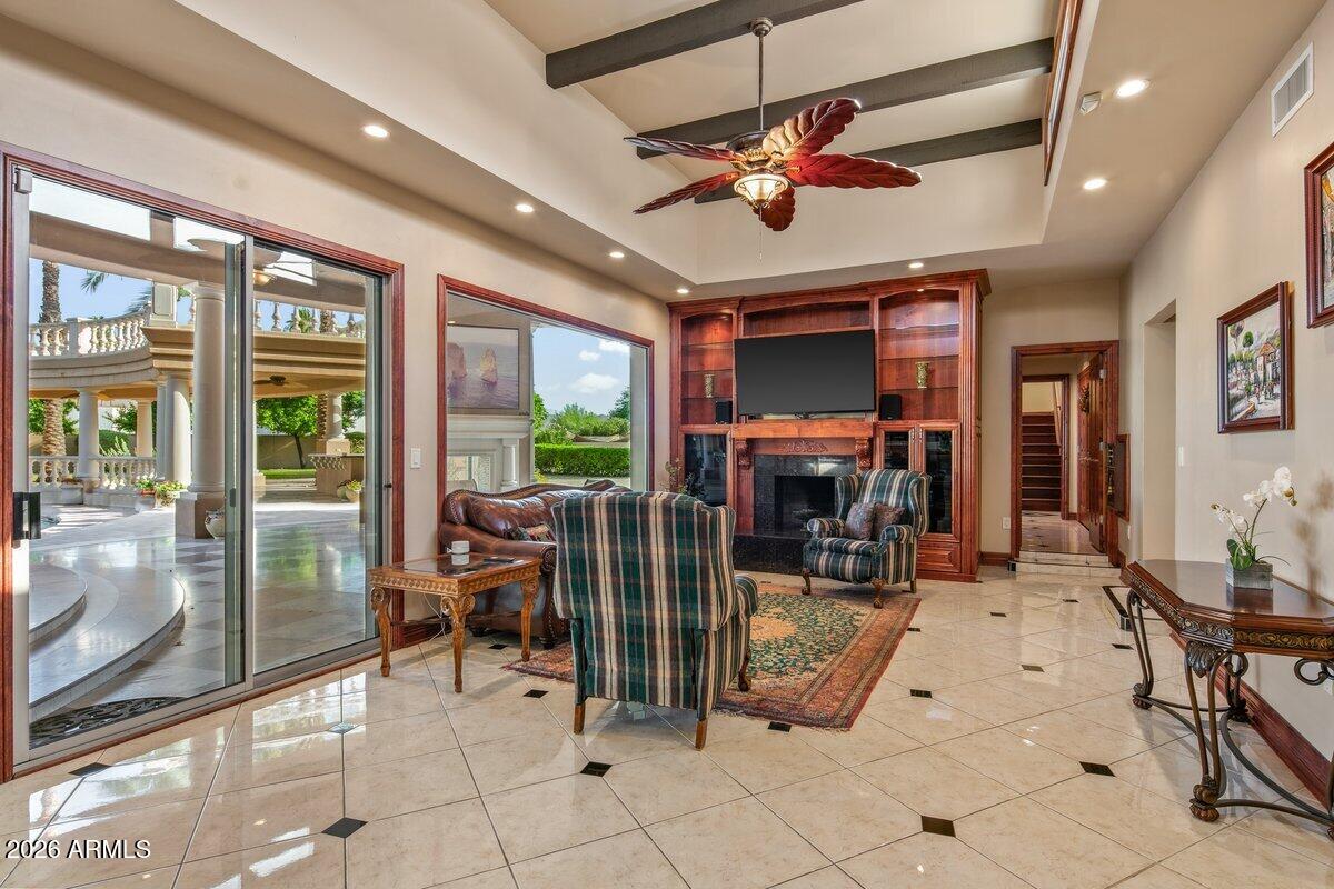 CUTAIAS ACRES - Residential