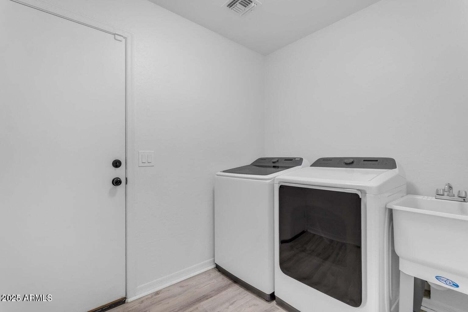 SAN TAN HEIGHTS PARCEL J - Residential Lease